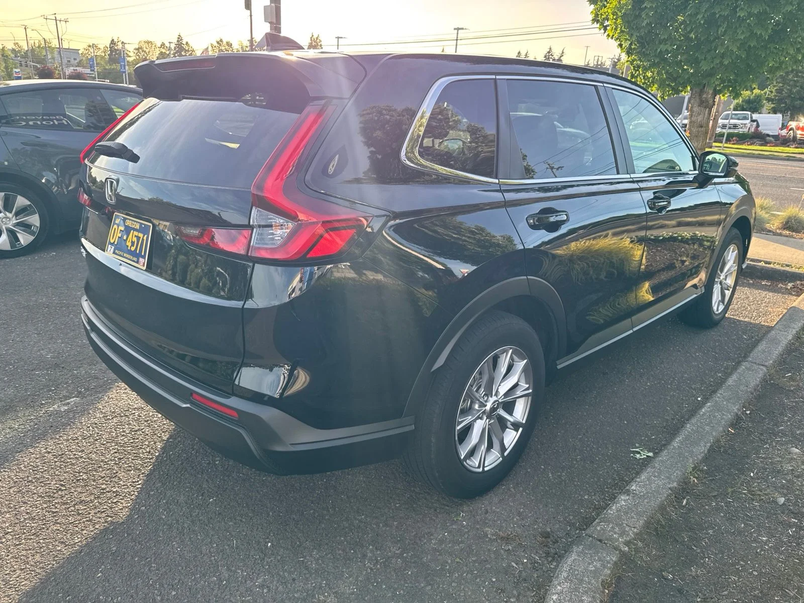 Used 2025 Crystal Black Pearl Honda EX image 4