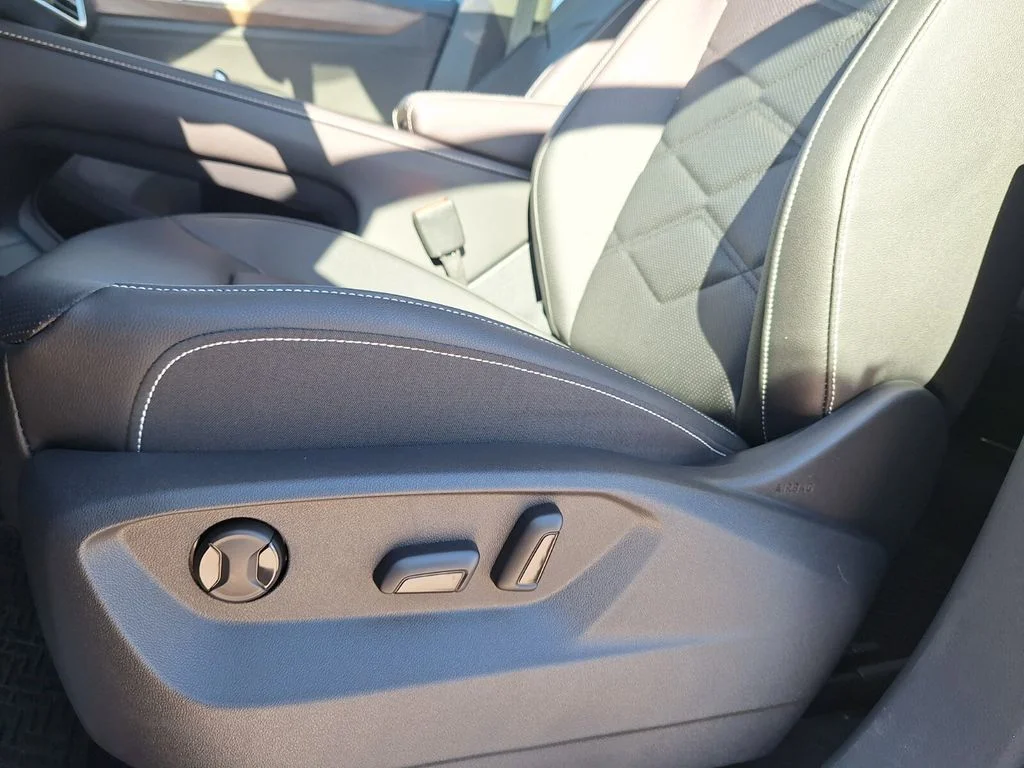 New 2026 Gray Volkswagen 2.0T SE w/Technology image 10