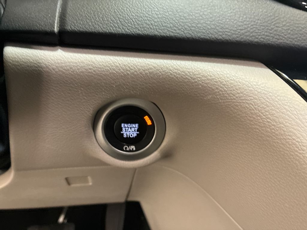 Used 2024 Silver Chrysler Touring L image 22