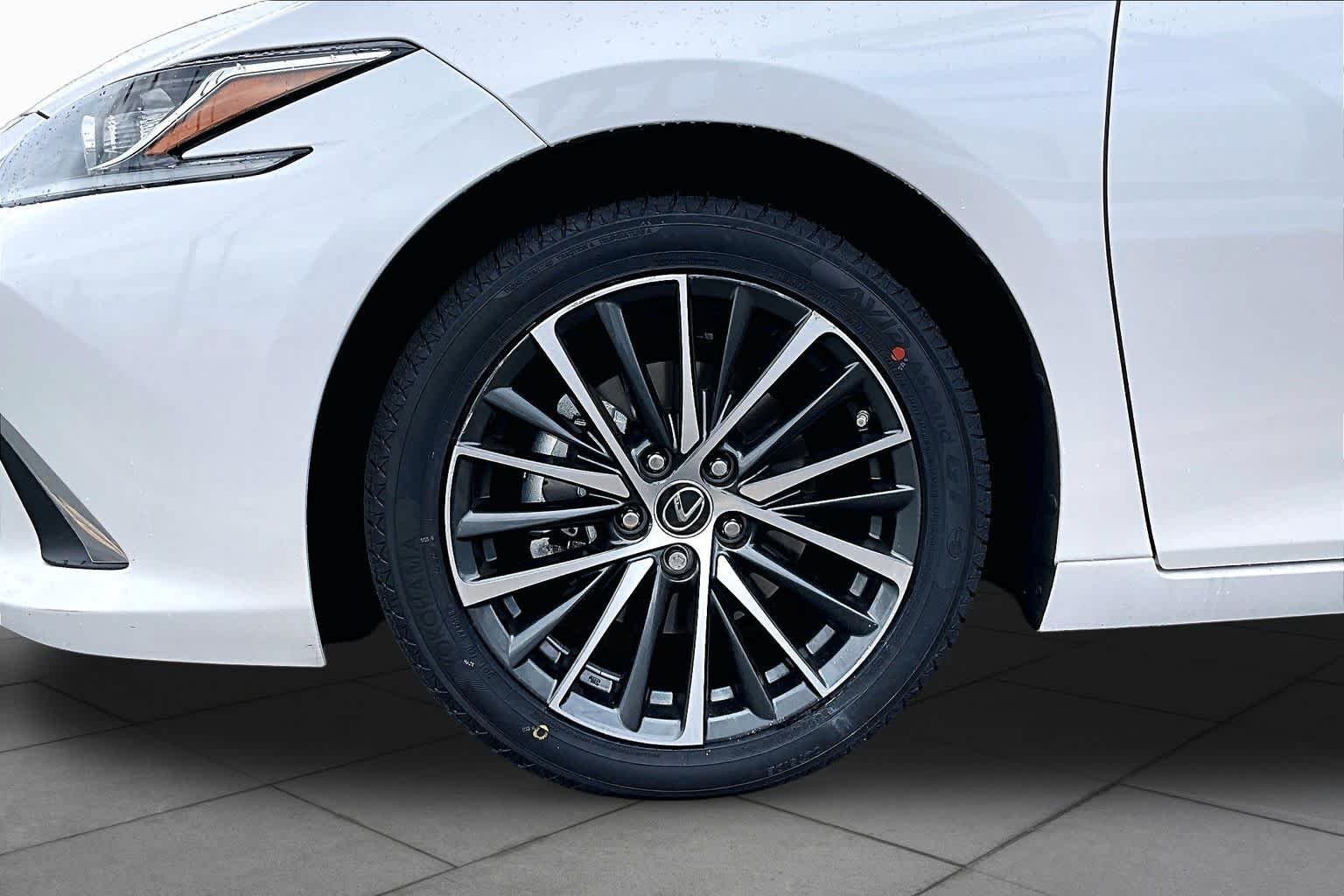 Certified Used 2025 Eminent White Pearl Lexus  image 11