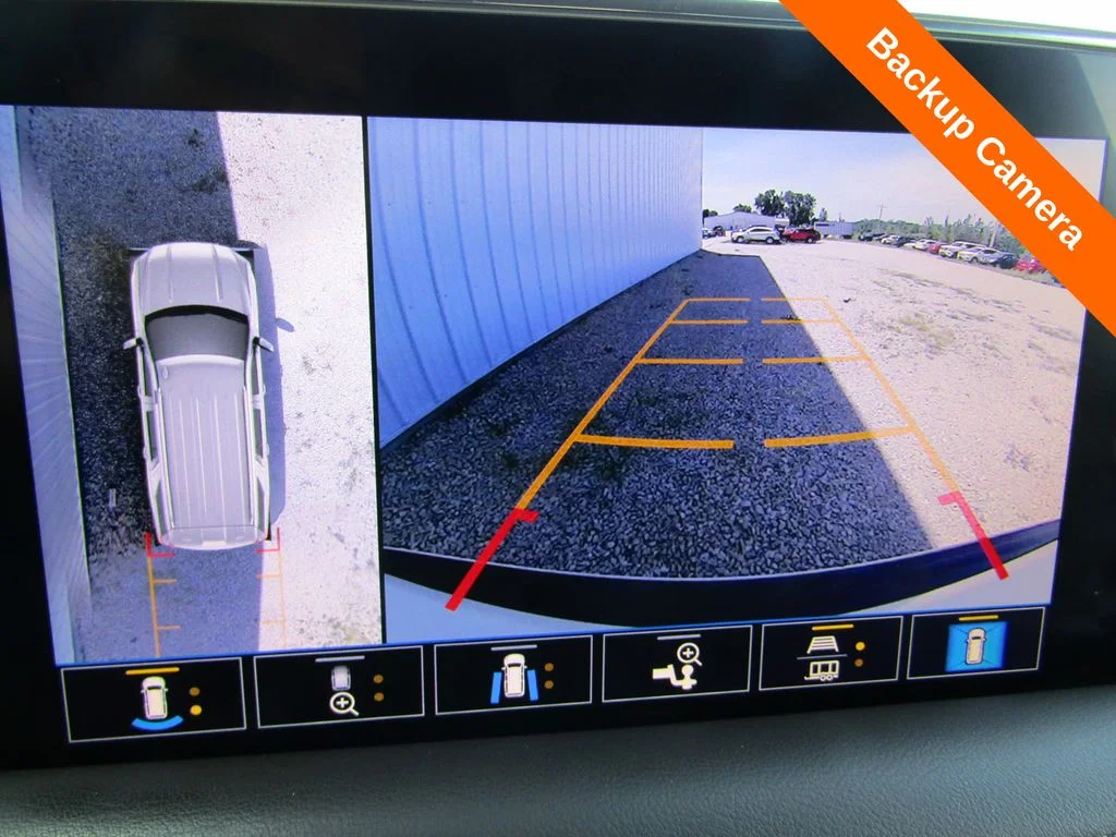 Used 2021 White GMC SLT image 19