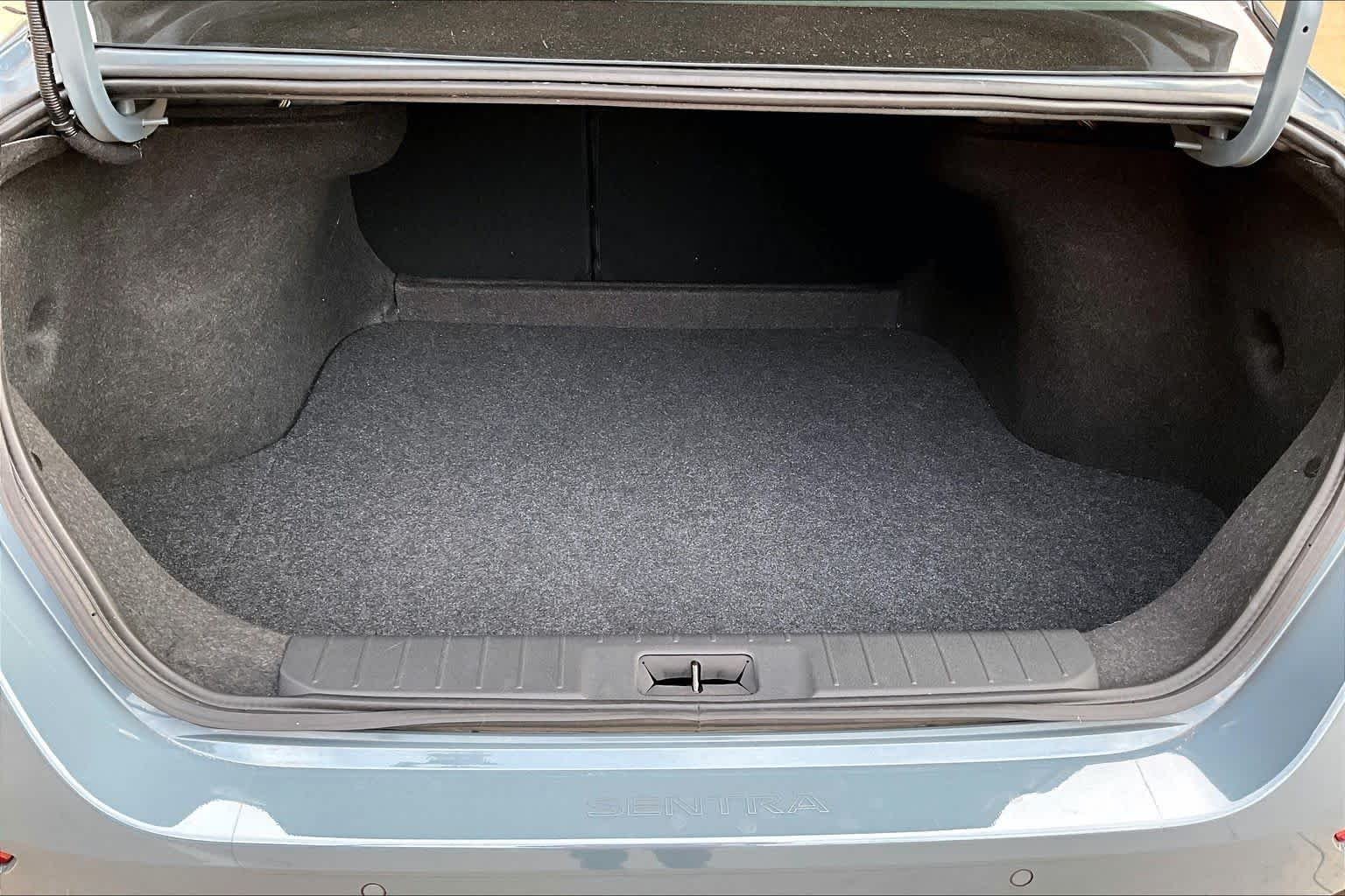 Used 2024 Atlantic Gray Metallic Nissan SR image 30