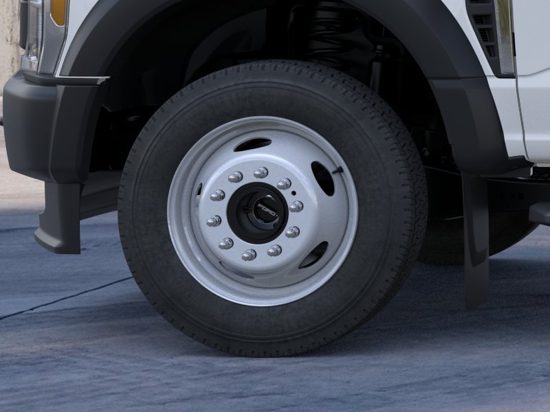 New 2026 Oxford White Ford F-550 image 19