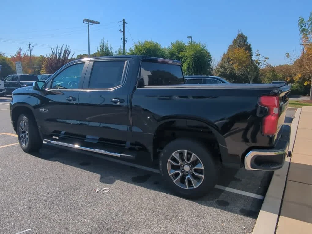 Used 2019 Black Chevrolet LT image 3