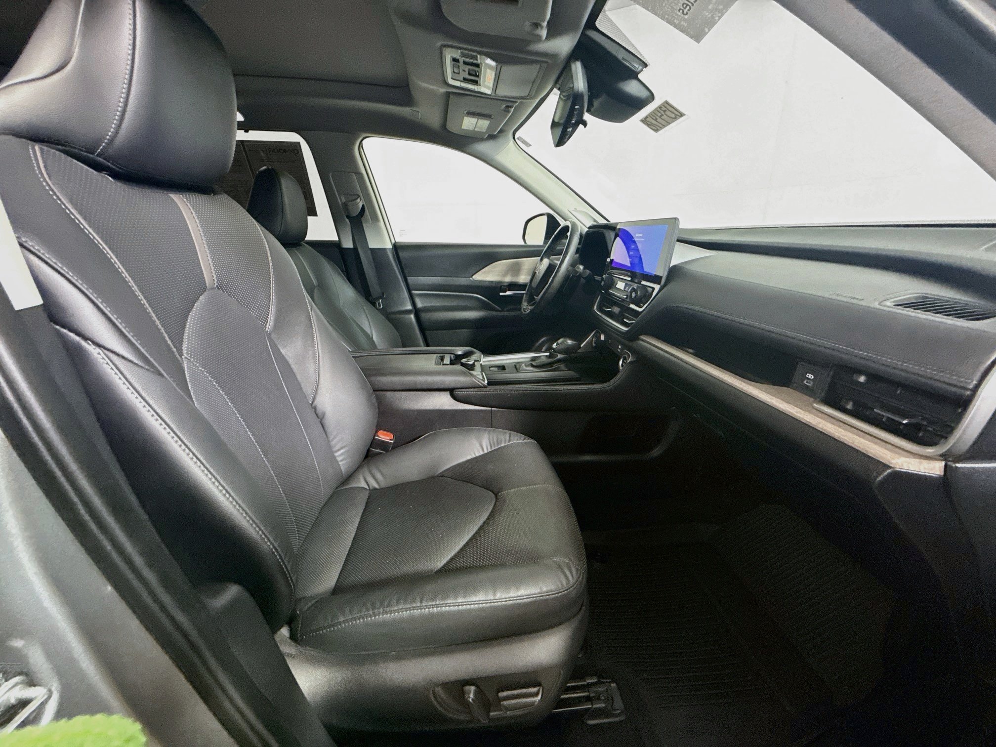 Used 2024 Celestial Silver Metallic Toyota Platinum image 29