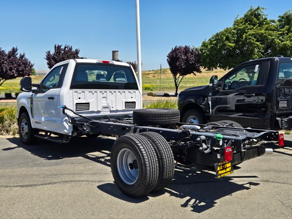 New 2026 Oxford White Ford F-350® XL image 2