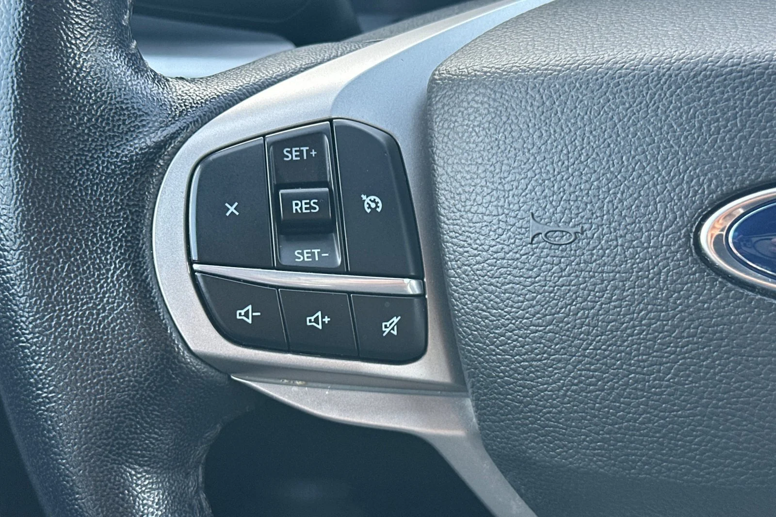 Used 2022 Black Metallic Ford XLT image 26