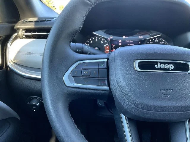 Used 2024 Silver Jeep Limited image 13