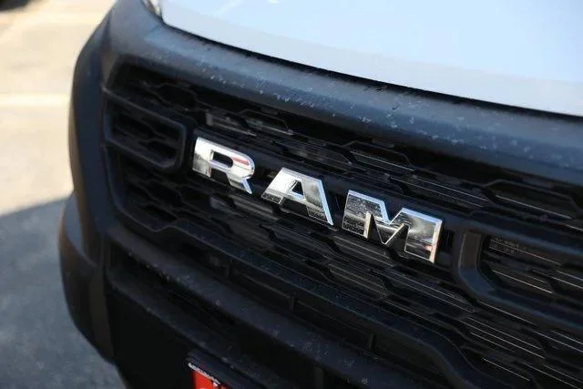 New 2026 Bright White Clear-Coat Exterior Paint RAM Tradesman image 25