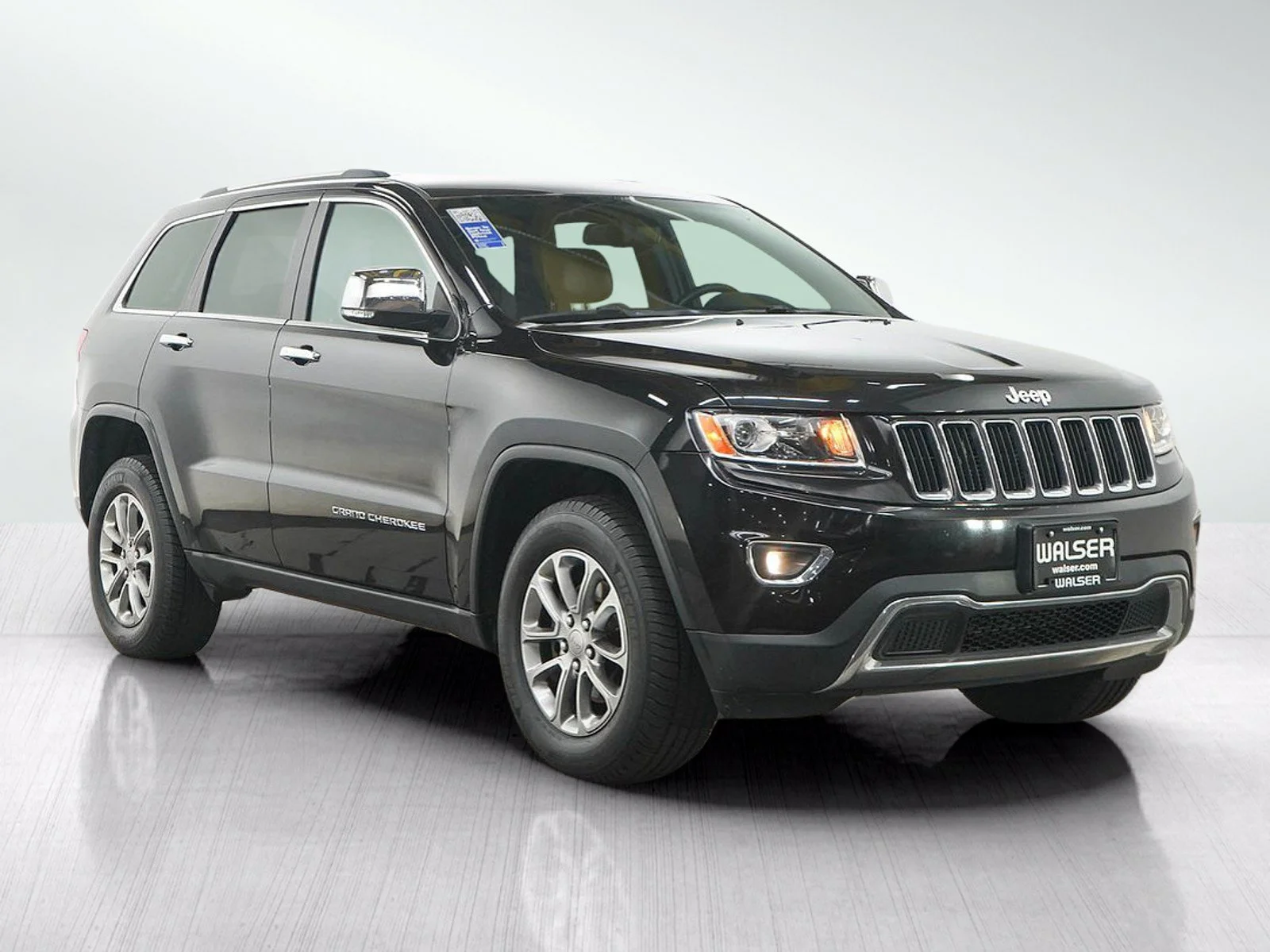 Used 2015 Brilliant Black Crystal Pearlcoat Jeep Limited image 7