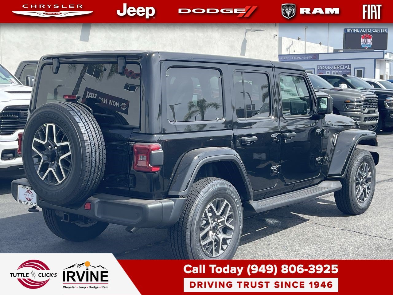 New 2026 Black Clear-Coat Exterior Paint Jeep Sahara image 6