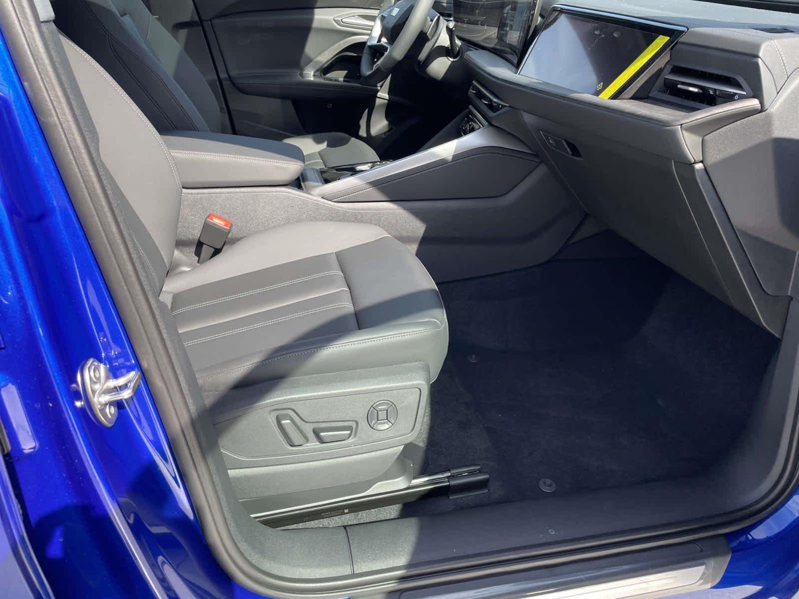 New 2026 6I6I/Blue Audi Premium Plus image 21