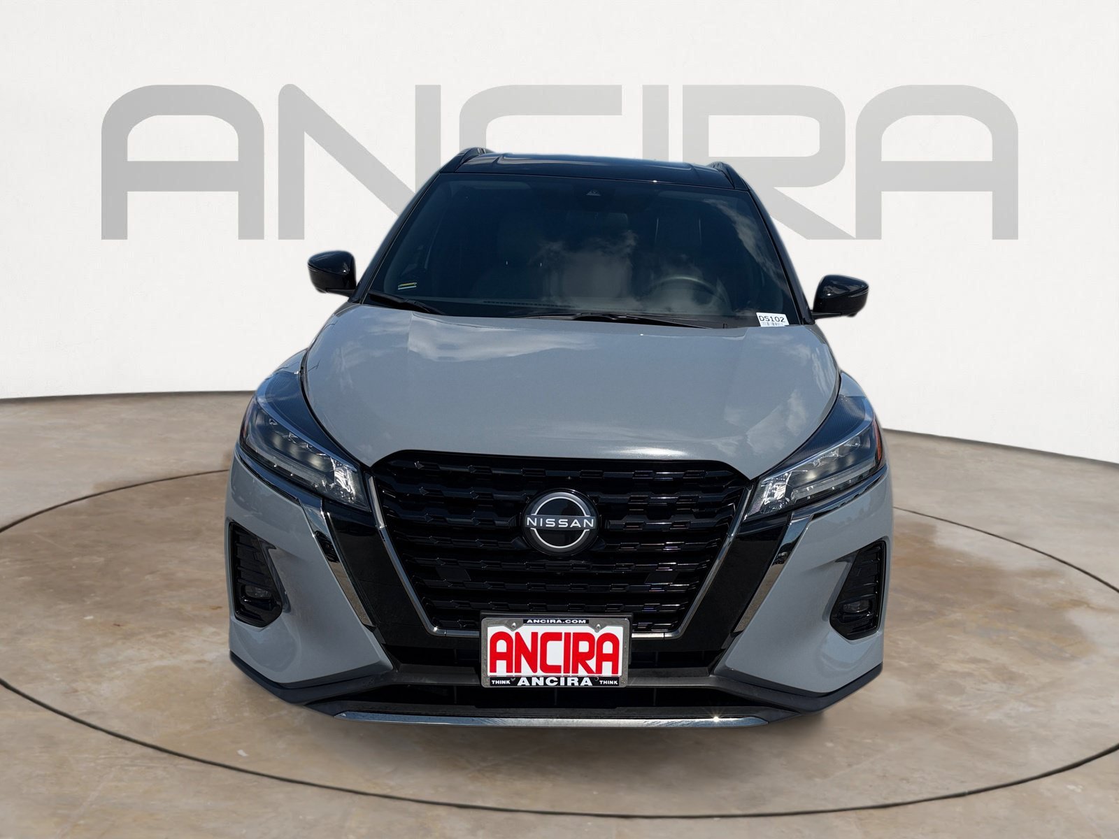 Used 2023 Gray/Super Black Nissan SR image 5