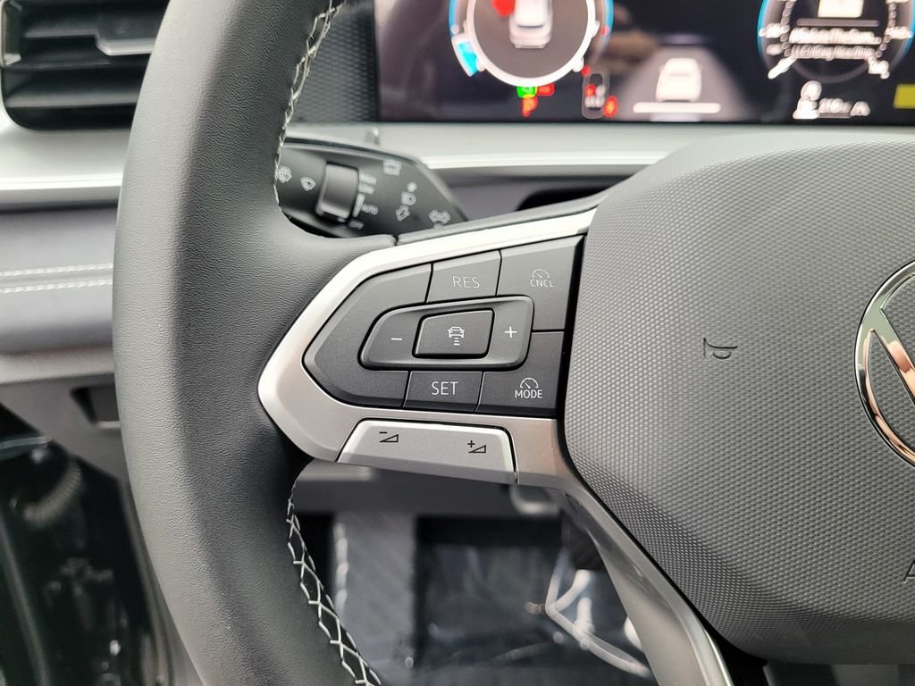 New 2026 Black Volkswagen 2.0T SE image 21
