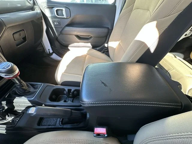 Used 2021 White Jeep Unlimited Sahara image 25