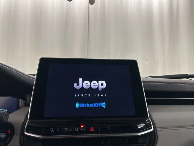 Used 2022 White Jeep Limited image 7