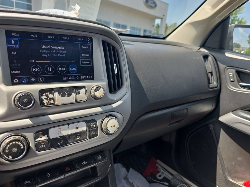 Used 2021 White Chevrolet LT image 11