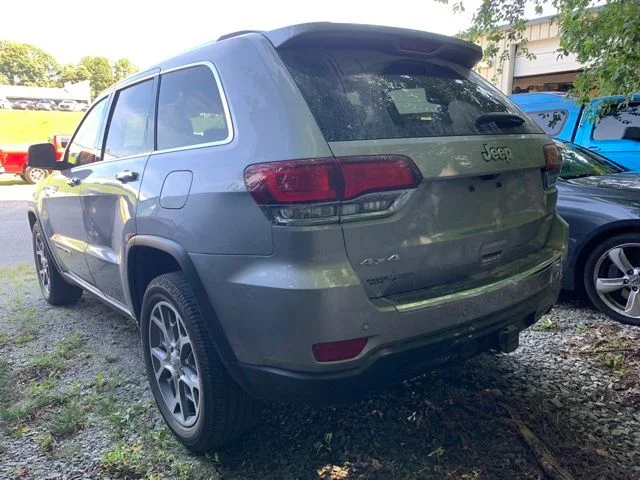 Used 2021 Silver Jeep Limited image 5