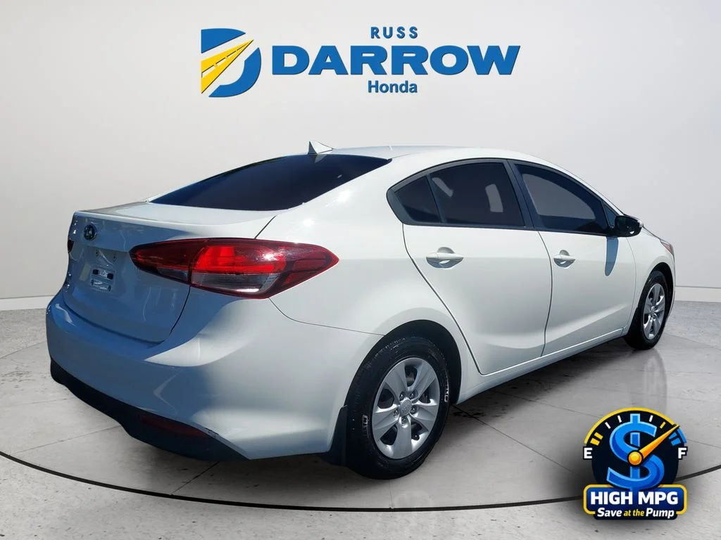 Used 2017 White Kia LX image 5