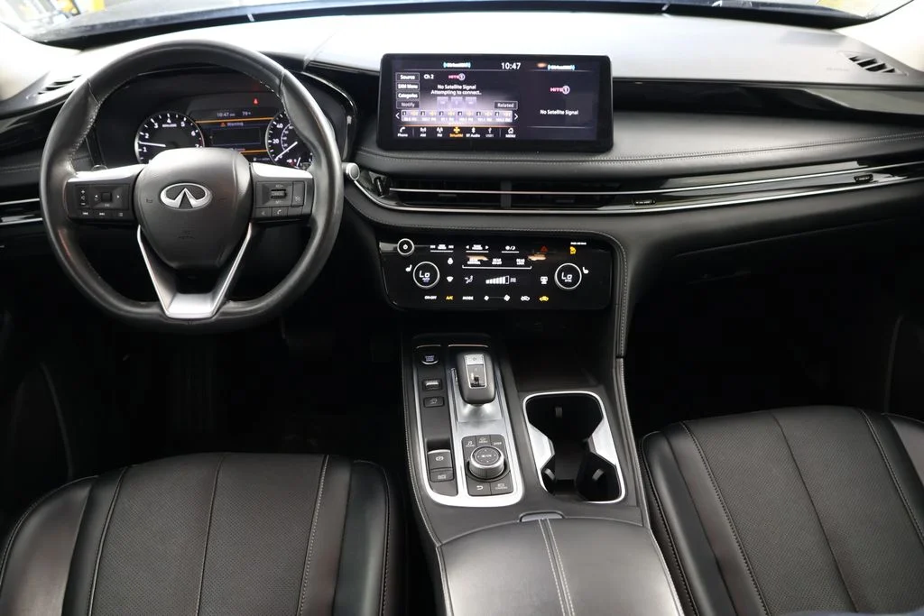 Used 2023 Black INFINITI PURE image 9