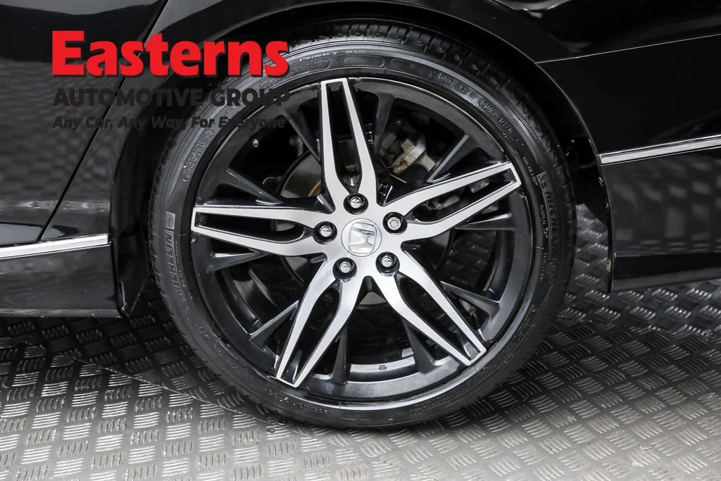 Used 2021 Black Honda Touring 2.0T image 8