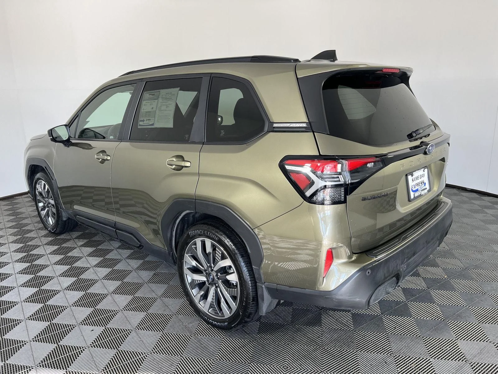 Used 2025 Autumn Green Metallic Subaru Touring image 5
