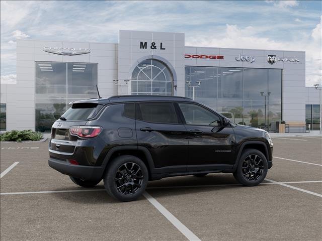 New 2026 Diamond Black Crystal Pearl-Coat Exterior Paint Jeep Latitude Altitude image 5