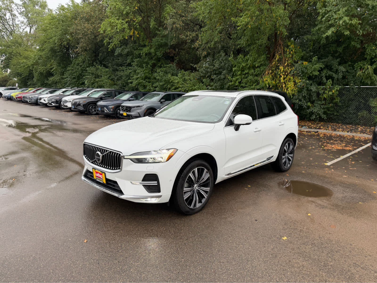 Used 2022 Crystal White Metallic Volvo Inscription image 5