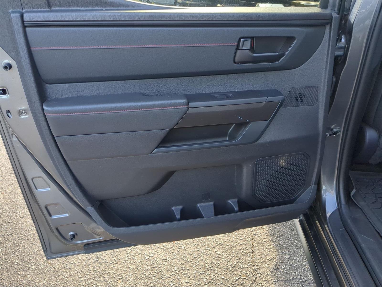 Used 2023  TOYOTA  image 33
