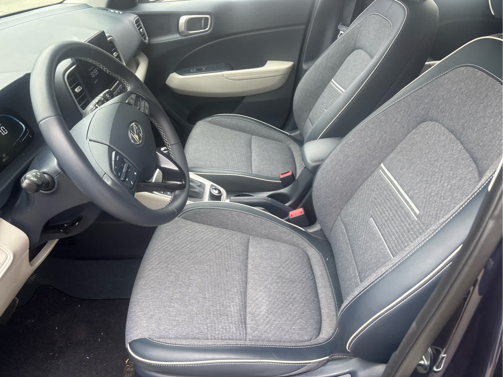 Certified Used 2023 Denim w/White Roof Hyundai Limited image 16