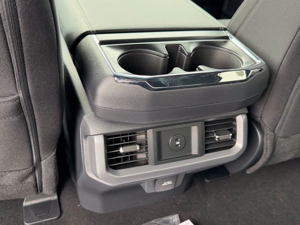 New 2026 Oxford White Ford XLT image 18
