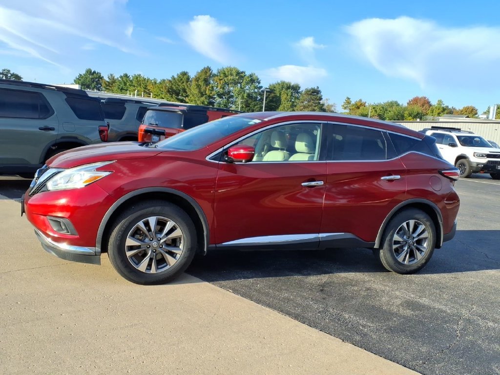 Used 2016 Cayenne Red Metallic Nissan SL image 2