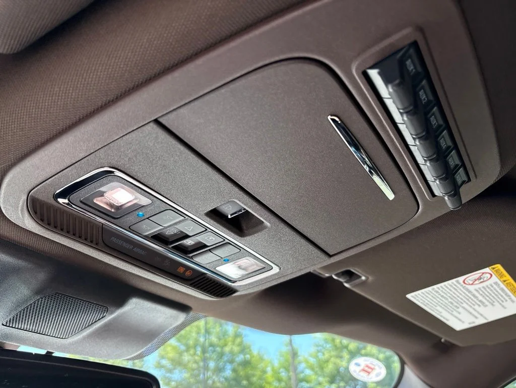 Used 2025 White Ford King Ranch image 26