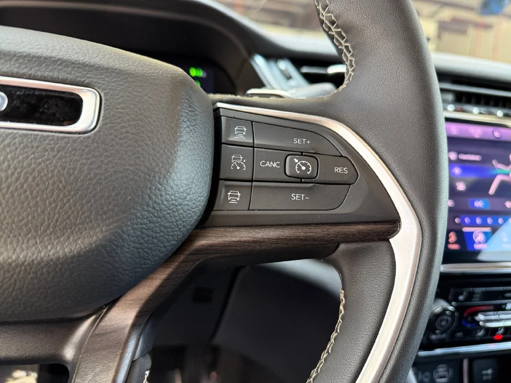 Used 2025 White Jeep 4xe image 25