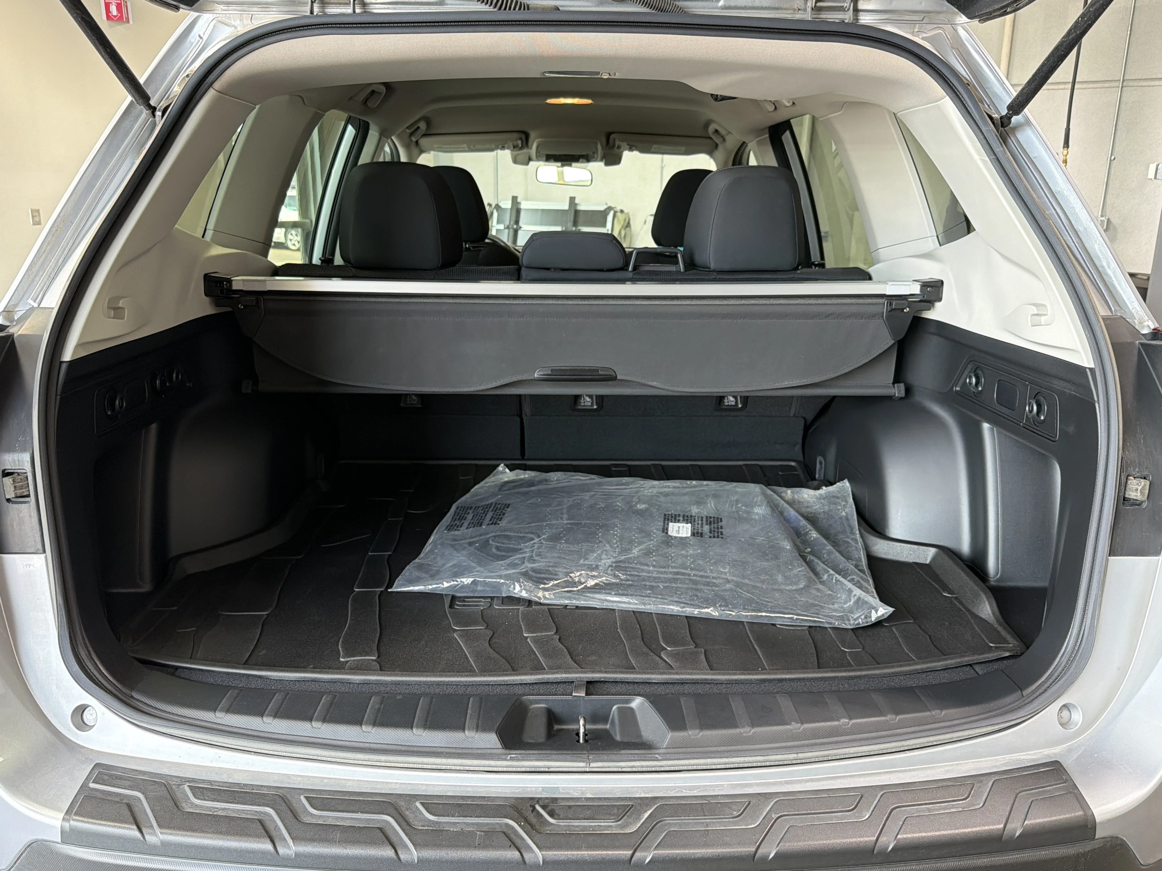 Used 2020 Ice Silver Metallic Subaru  image 18