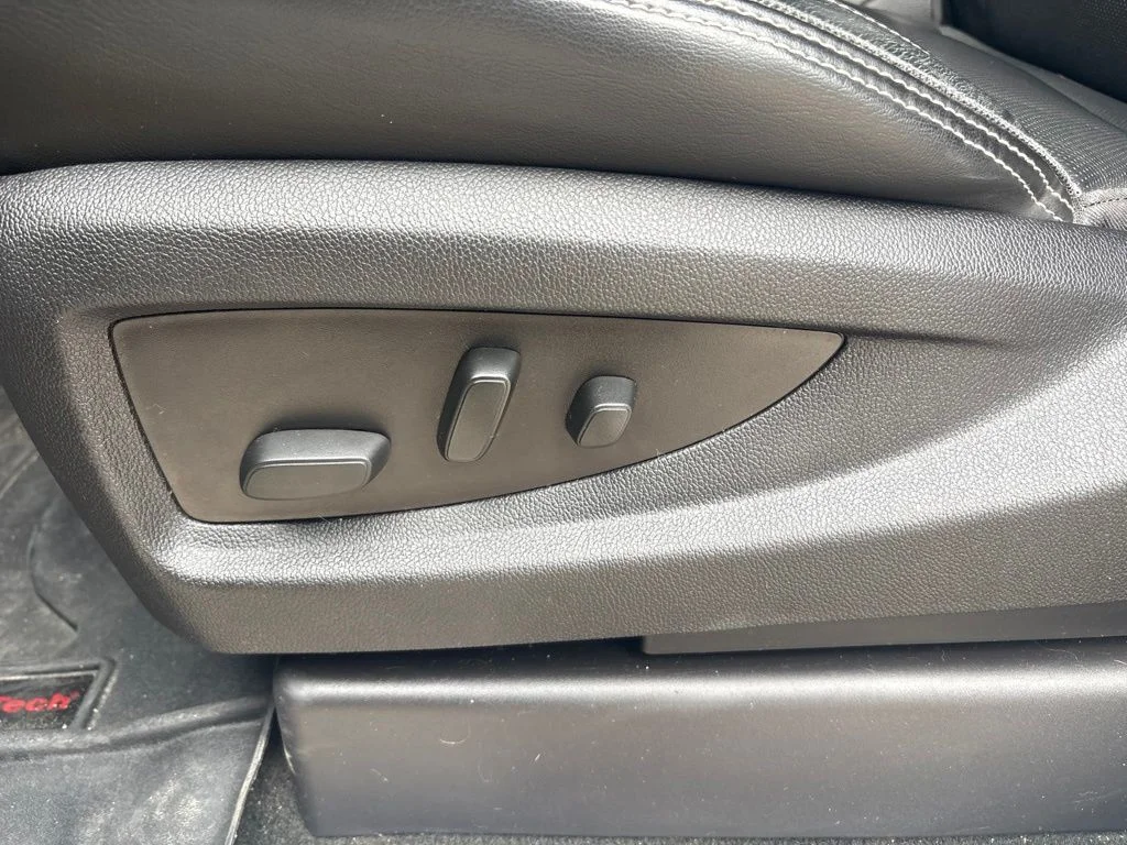Used 2017 White GMC Denali image 14