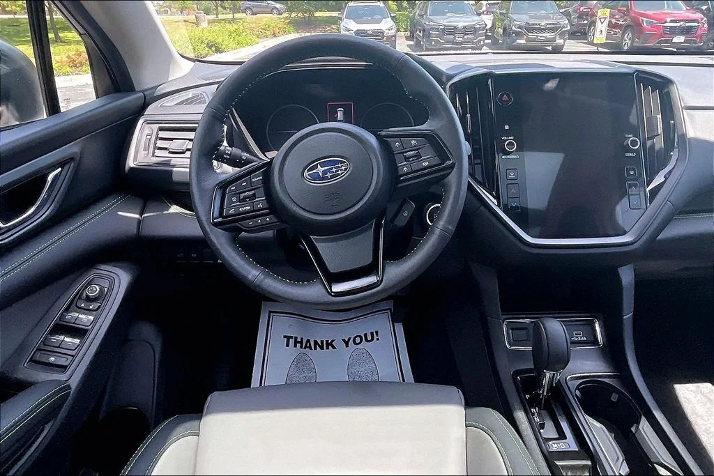 Used 2025 White Subaru Onyx Edition image 5