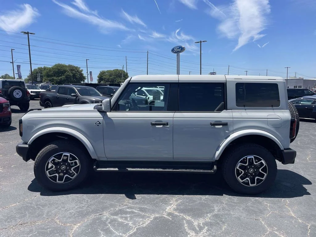 New 2026 White Ford Outer Banks image 6
