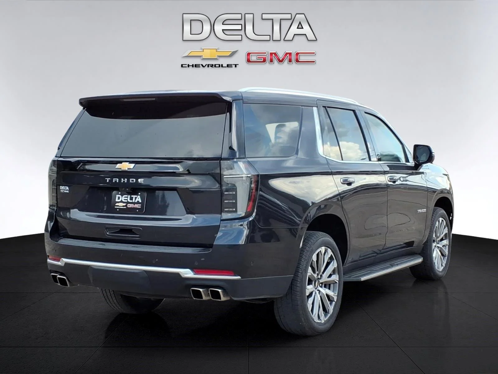 Used 2025 Dark Ash Metallic Chevrolet High Country image 5