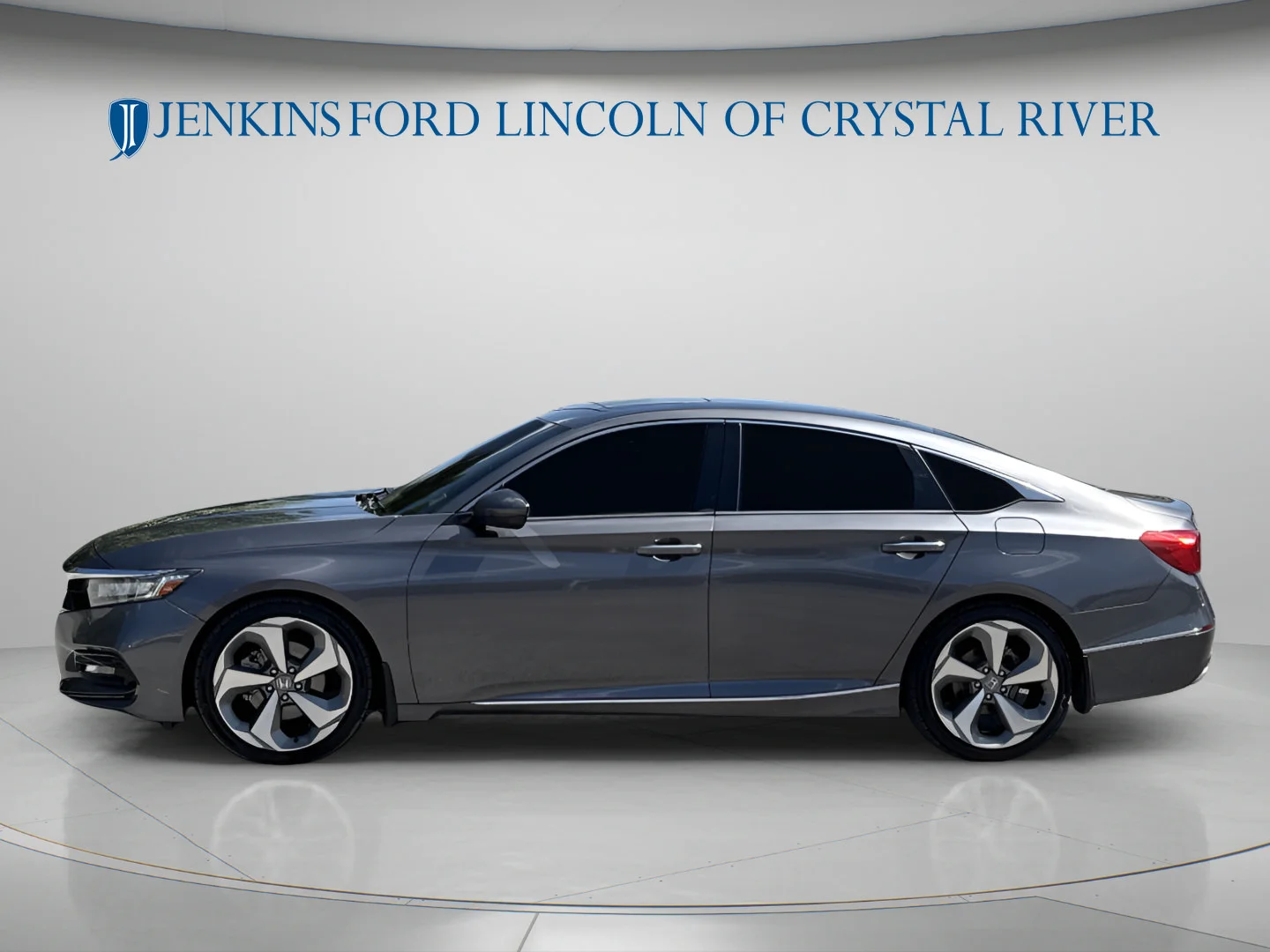 Used 2018 Crystal Black Pearl Honda Touring 2.0T image 9