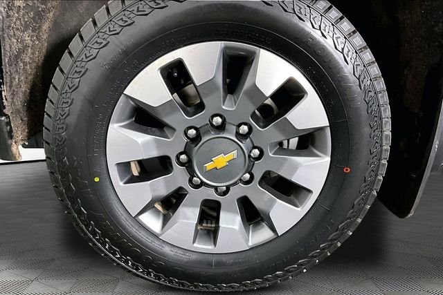 Used 2023 White Chevrolet Custom image 30