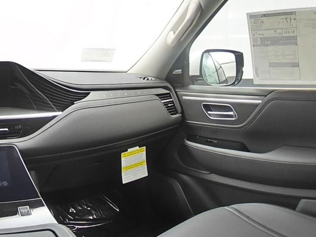 New 2026 White INFINITI PURE image 37