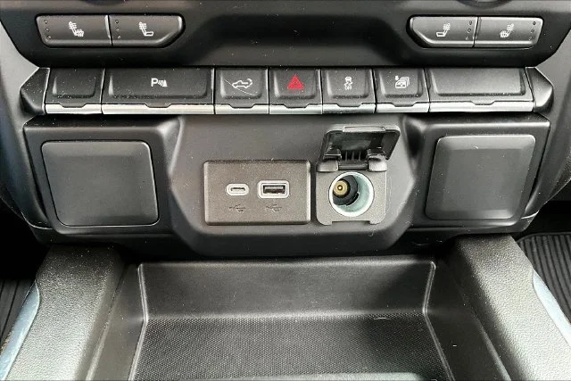 Used 2022 Blue Chevrolet RST image 16