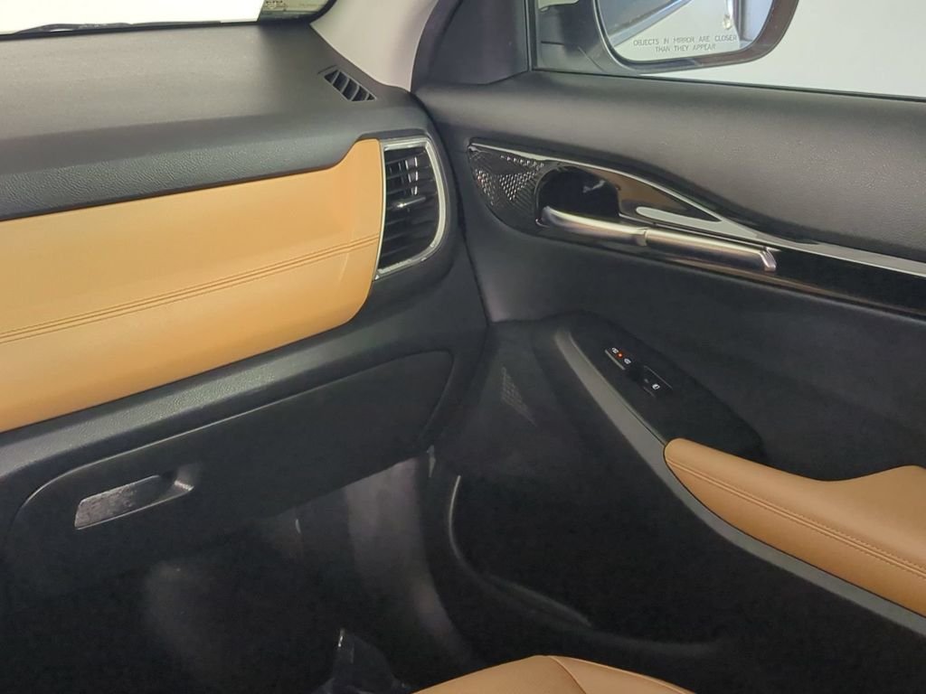 Used 2024 White Kia EX image 19