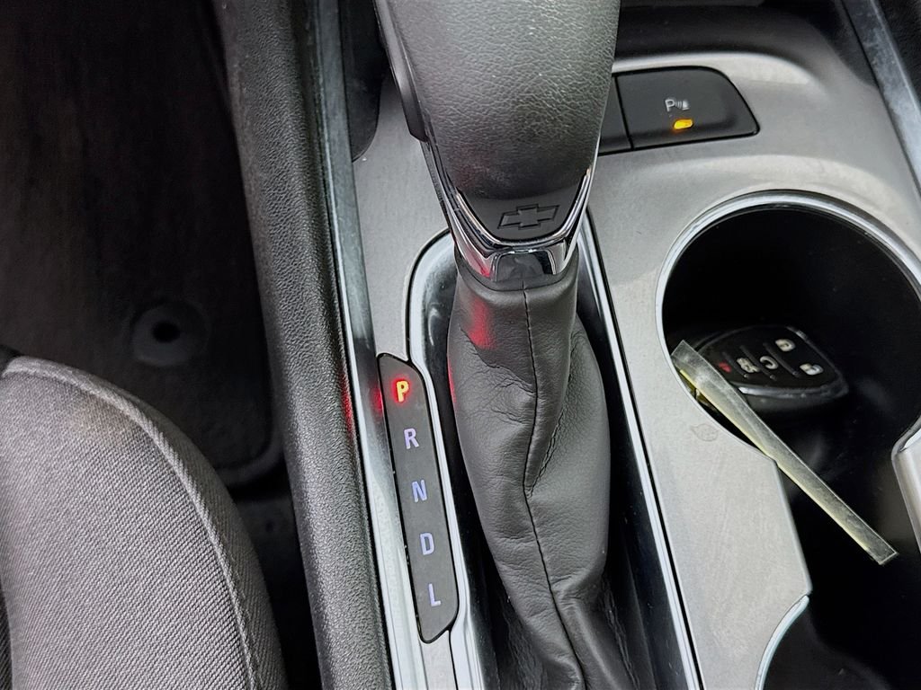 Used 2024 Summit White Chevrolet LT image 20