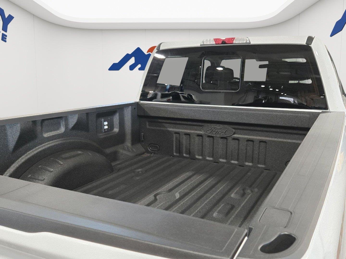 New 2026 Oxford White Ford F-250® XL image 22
