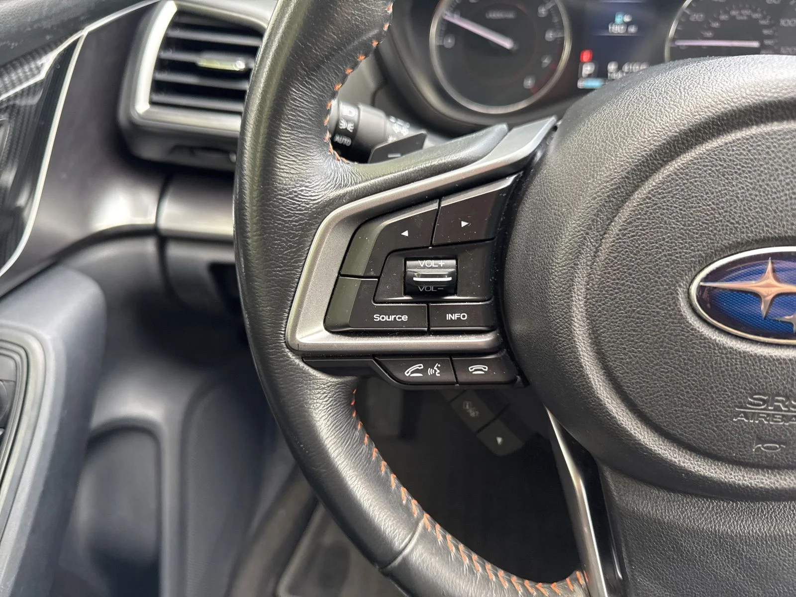 Used 2018 Crystal Black Silica Subaru 2.0i Limited image 19