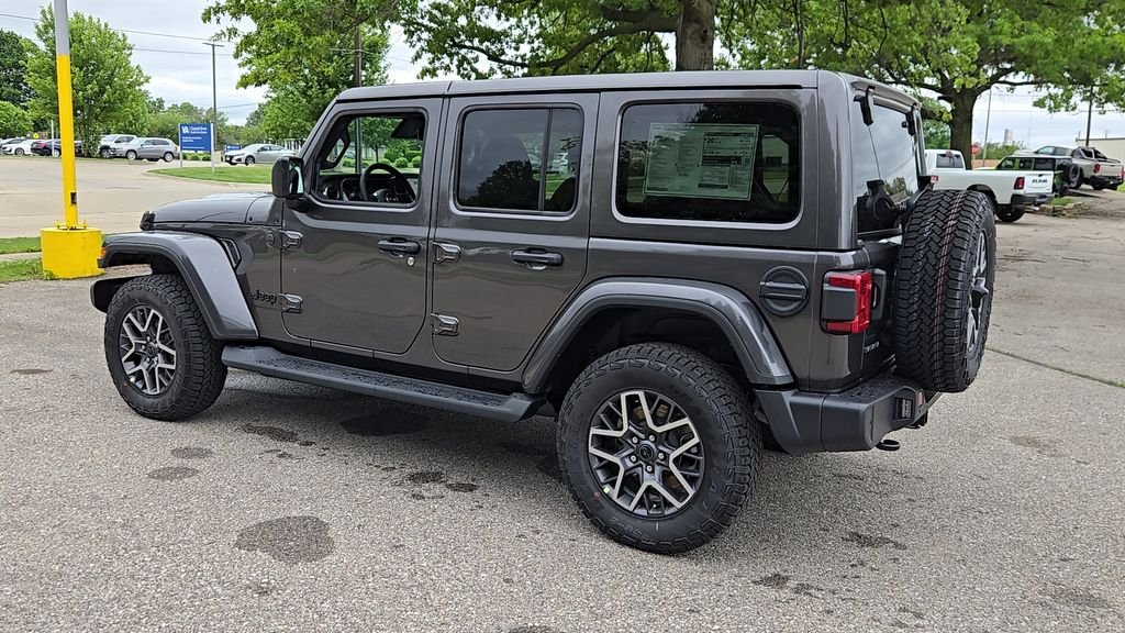 New 2026 Granite Crystal Metallic Clear-Coat Exterior Paint Jeep Sahara image 30