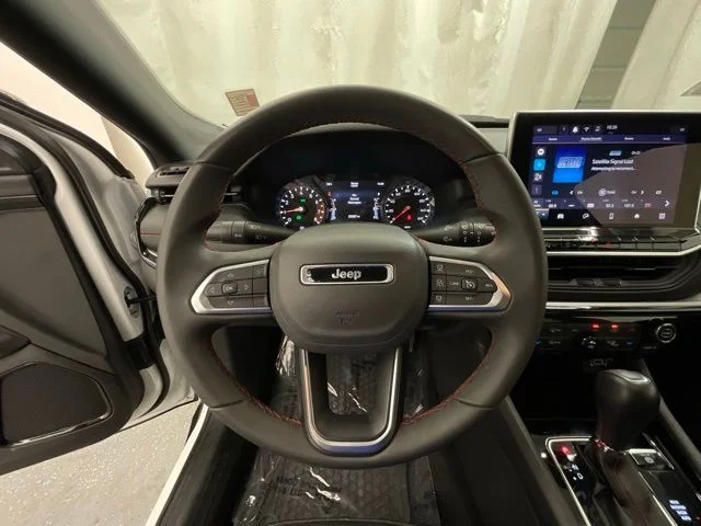 2025 Jeep Compass Trailhawk - Photo 11