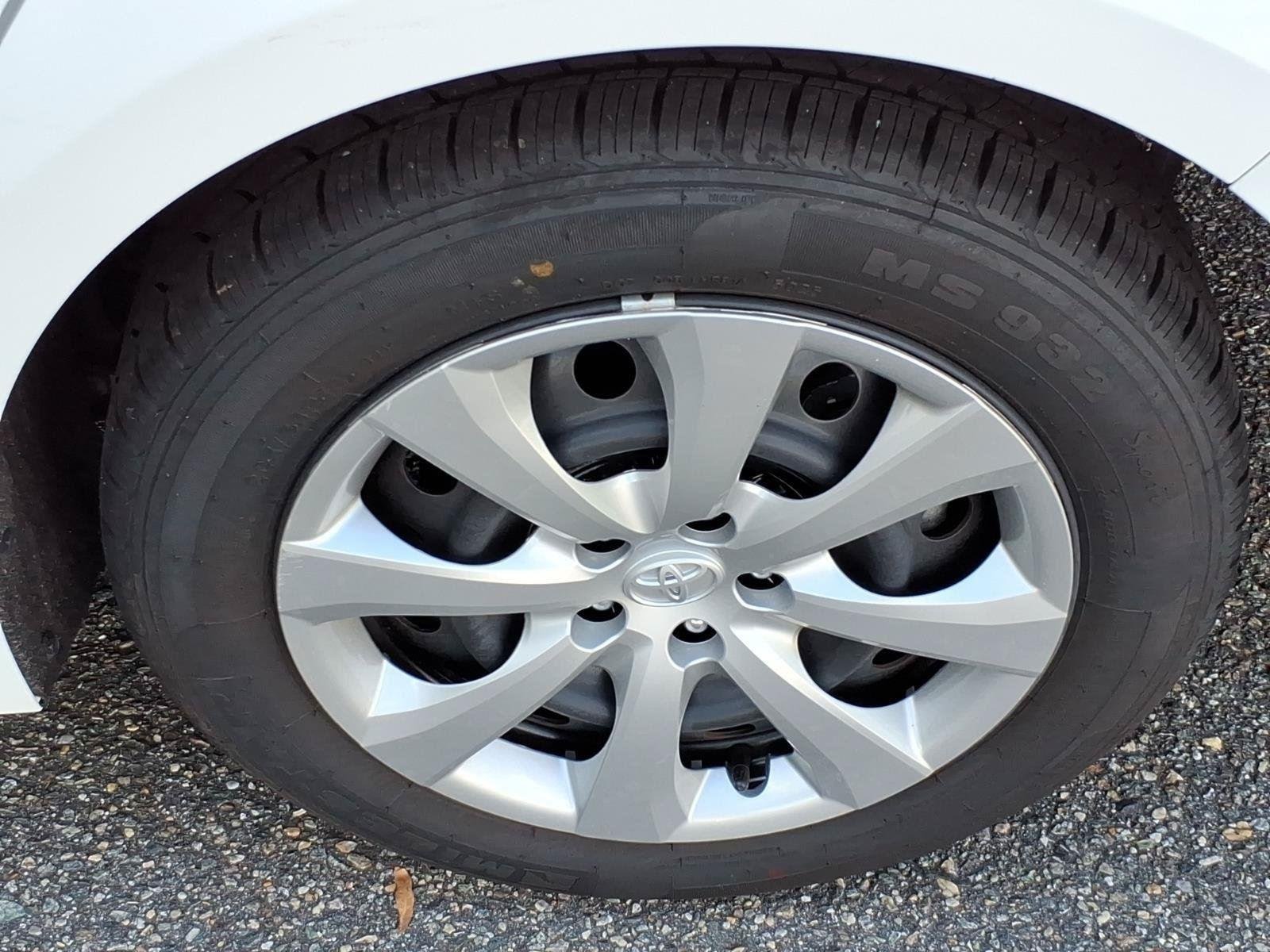 Used 2024  Toyota LE image 5